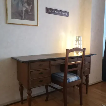 Lisa - Apartment In Naerpes Centre - 24H Check In Narpio